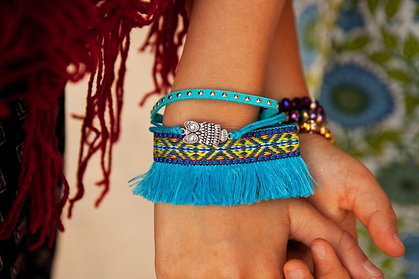 iShyan String Bracelets 5 PCS Wave Adjustable Waterproof Handmade Summer  Beach Friendship Bracelets Braided Sunflower String Bracelet for Women Teen  Girls,Light Blue : Amazon.in: Jewellery